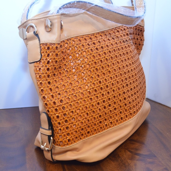 Last 1 NWT Handbag Purse Bag Shoulder Orange Woven - Picture 3 of 7